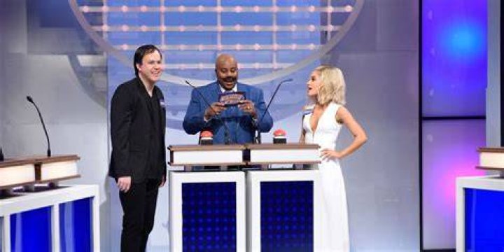 Taran Killam as Quentin Tarantino, Kenan Thompson as Steve Harvey, and Ariana Grande as Jennifer Lawrence during the