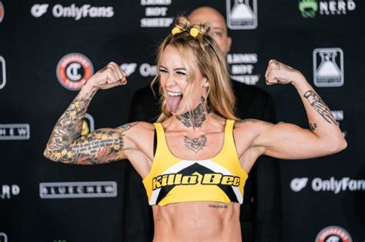 Taylor Starling shows off her battered face and swollen eye