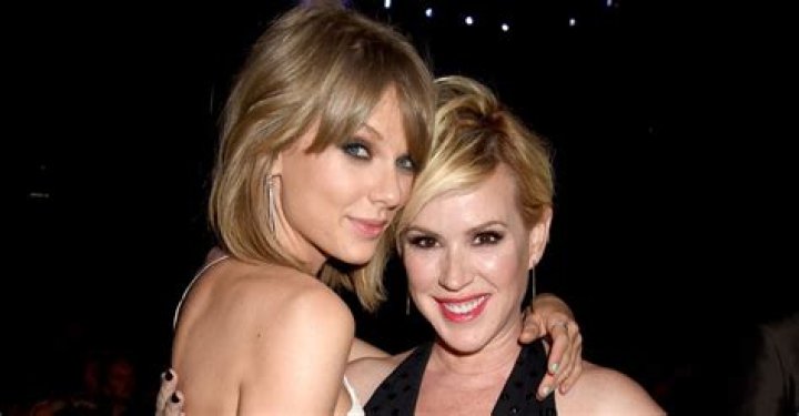 Taylor Swift and Molly Ringwald - Billboard Music Awards
