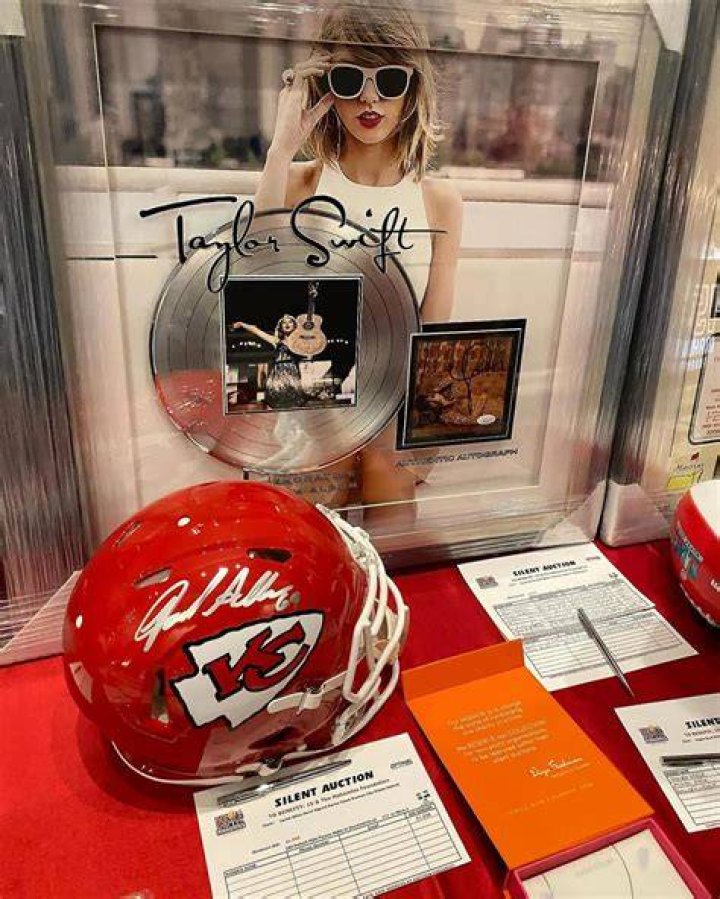 Taylor Swift Donates Signed Record to Patrick Mahomes Charity Auction