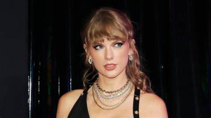 Taylor Swift Reveals Original Lyrics for 1989 Tracks I m a S&mdash;t Show But I m Fun 580