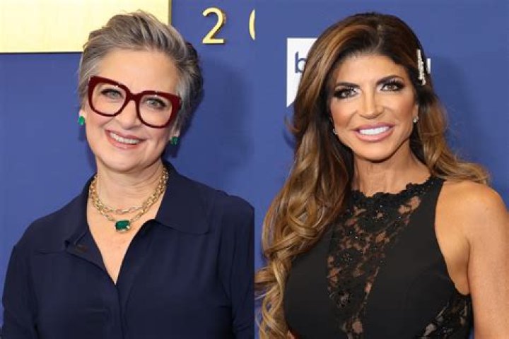 Teresa and Caroline are friends and recently traveled together