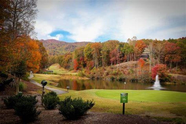  The 16th hole at Bald Mountain Golf Course is where Baby asked her father for money to pay for Johnny&rsquo;s dance partner&rsquo;s abortion