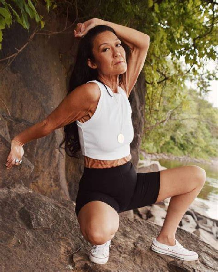 The 31-year-old model was in the country for the gig and took her young son with her
