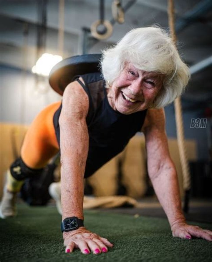  The 78-year-old pouted her lips in the sexy shot