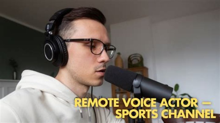The actor usually sports a thick beard and glasses. Pictured in 2017