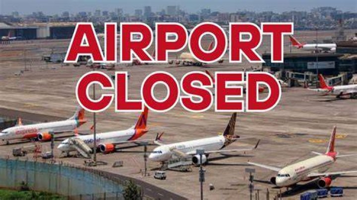 The airport closed one of its entrances but was able to reopen it without any flights being disturbed