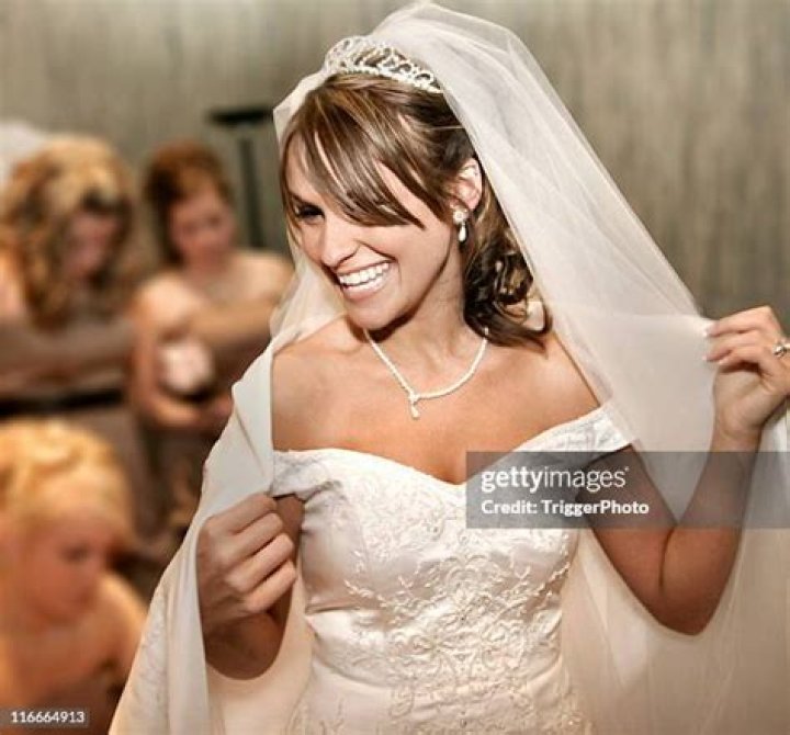 The bride-to-be and her fianc&eacute; uninvited the sister-in-law to their wedding, prompting her to cut ties with all the family