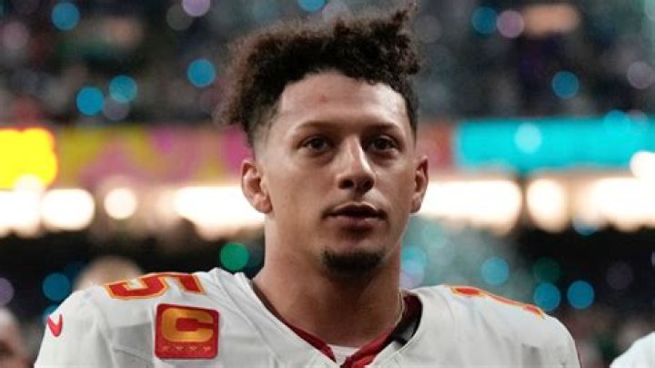 The Chiefs quarterback apologized after a sideline meltdown against the Bills in Week 13
