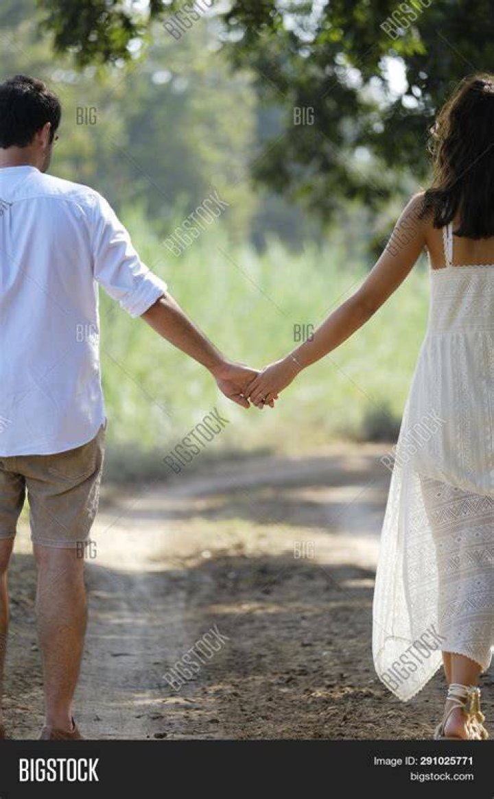 The couple held hands as they passed away