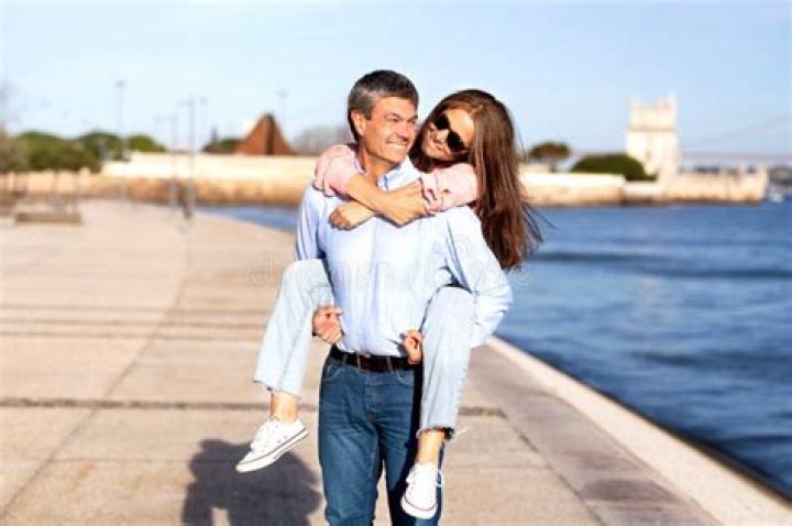The couple is having a difficult time selling their $454k home