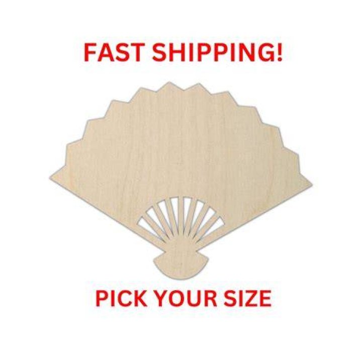  The DIY fan cut out various sized pieces and stuck them on the wall