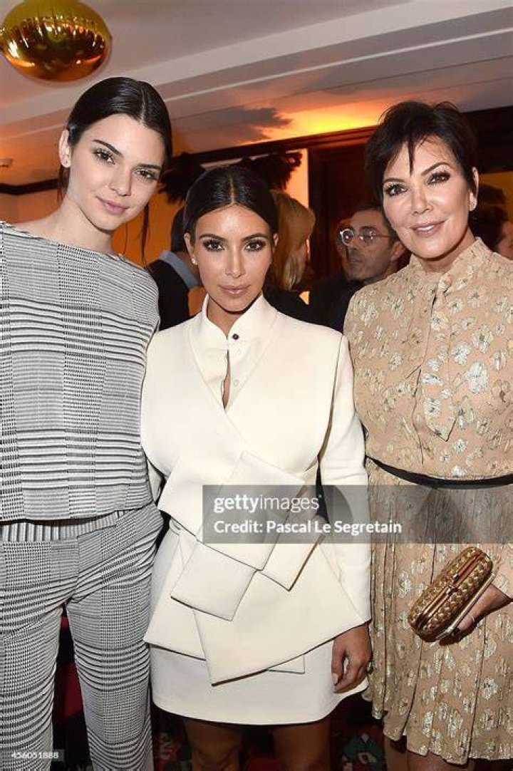 The fashion-forward Kardashian-Jenner sister even matched her bag and shoes to the same bold hue
