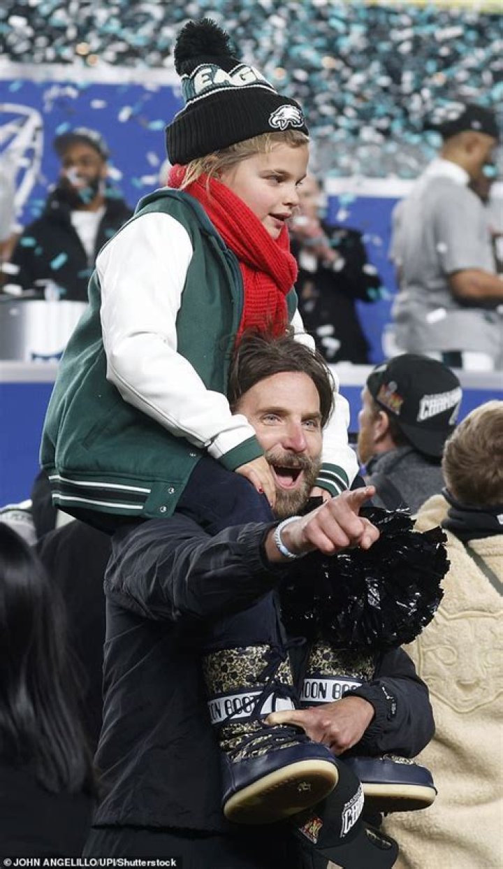 The father and daughter attended iHeart Radio's Jingle Bell Ball