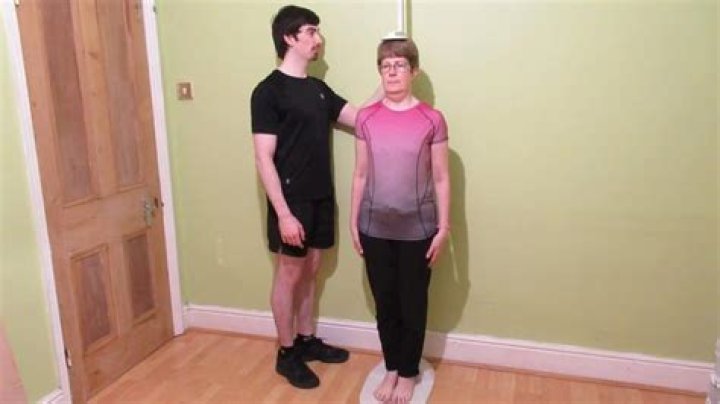 The five-foot-three gym girl shared her measurements as well as her personal records for weight lifting