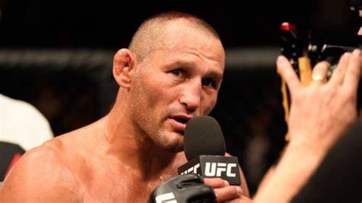 The former UFC fighter often shares saucy snaps on social media