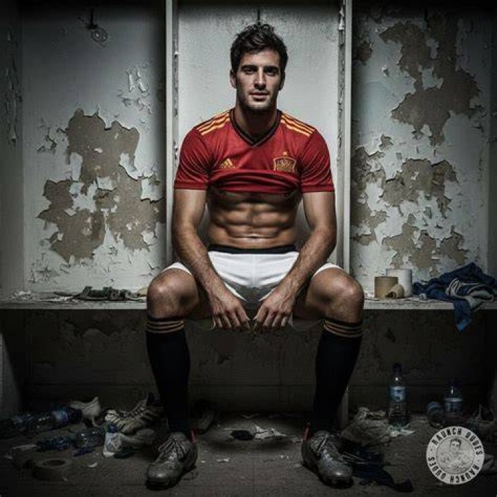  The hunky footballer is no stranger to showing off his body online