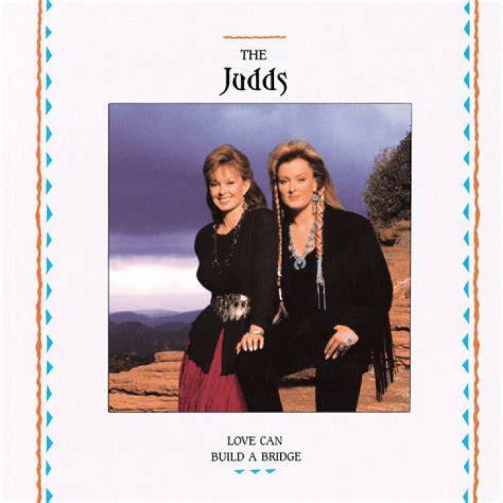 The Judds sang Love Can Build a Bridge at the 2022 CMT Music Awards
