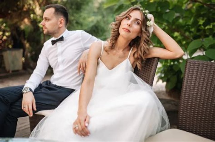 The man urged his fiancee to go to Mykonos with her lover
