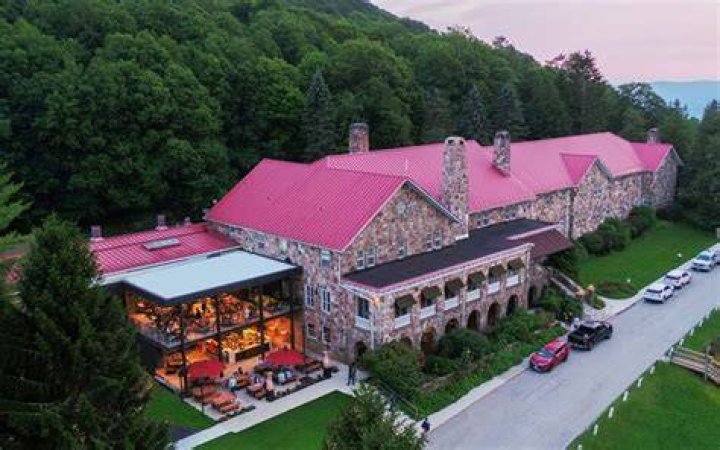 The Mountain Lake Lodge in Virginia was used for many of the scenes at Kellerman Resort in the movie