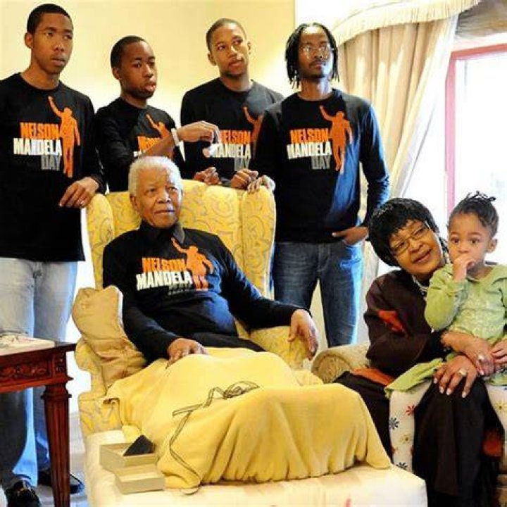 The Nelson Family of 18 went on a scavenger hunt as it was revealed where they'd be going on vacation
