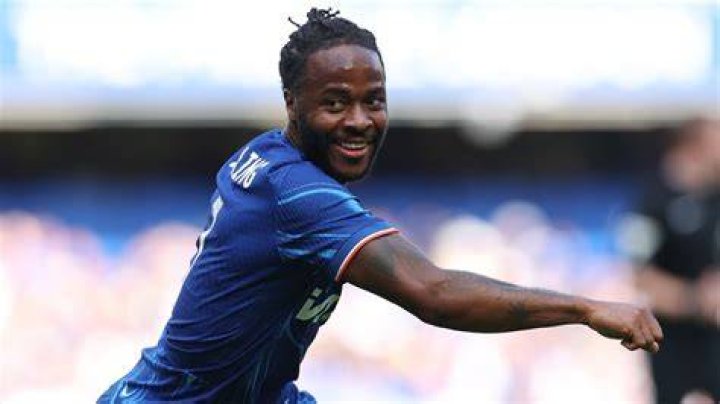  The out-of-favour Chelsea star turned heads as partied in the nightclub