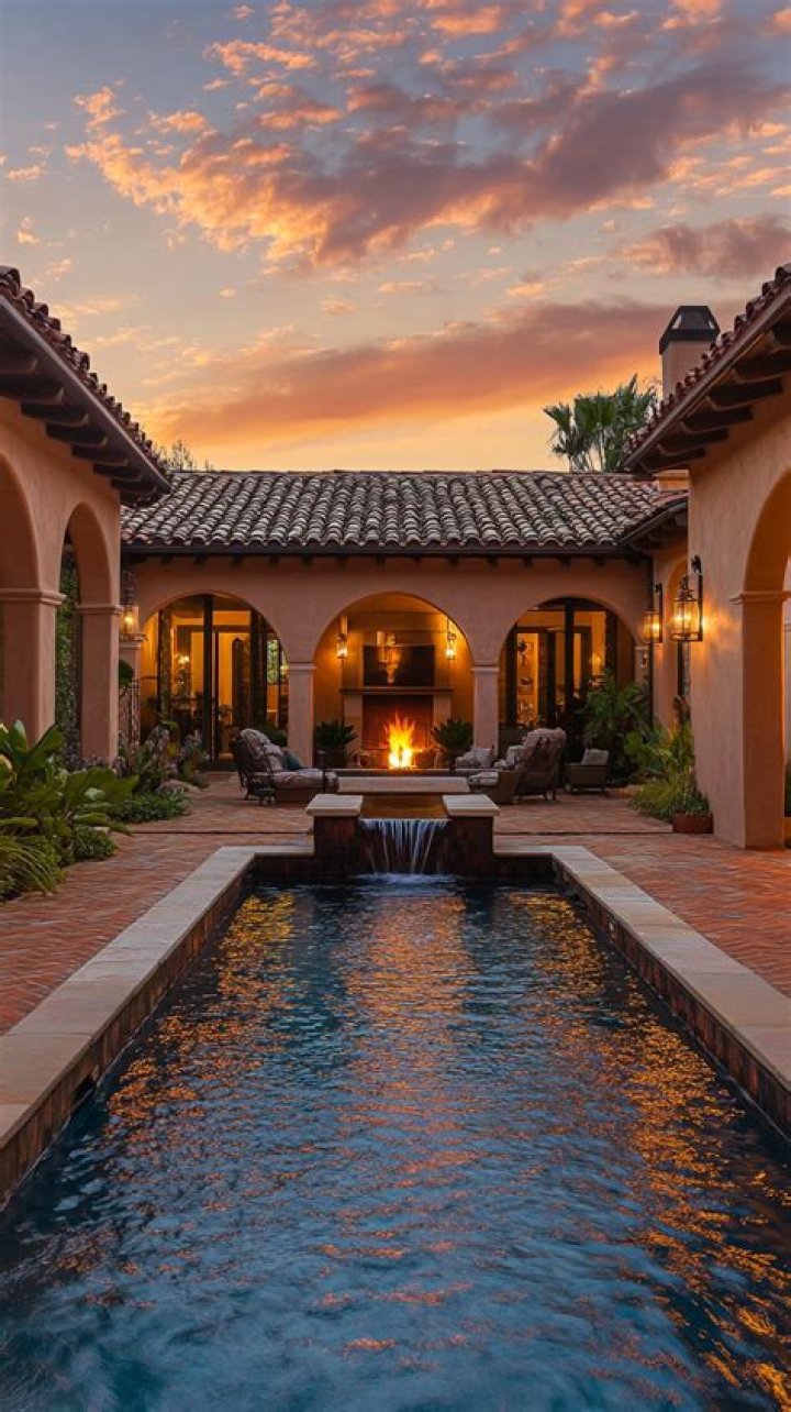 The pool at the Hacienda, where Pablo entertained his pals