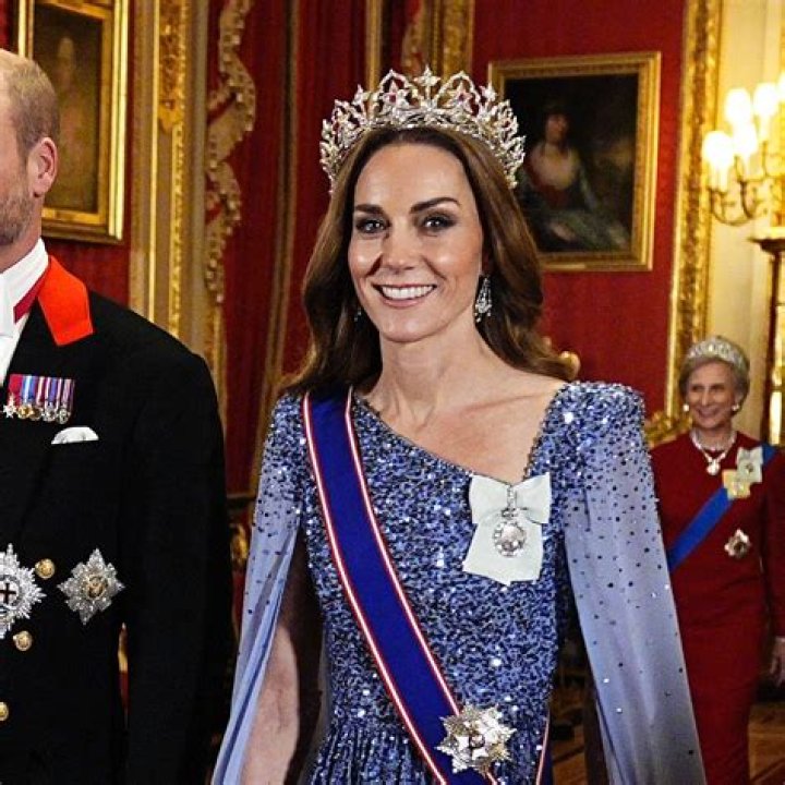 The Princess of Wales only waves from the elbow upwards