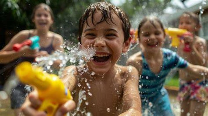 The siblings soaked up the sun as Hanna and Haley prepare for WWE spring training