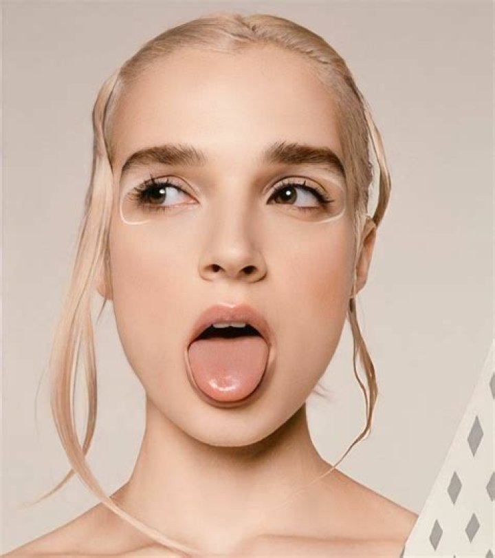  The singer moved her tongue wildly as she made sound effects