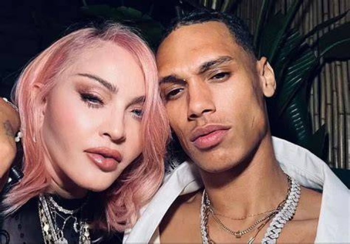The singer split from fianc&eacute; Alex 'A-Rod' Rodriguez in April