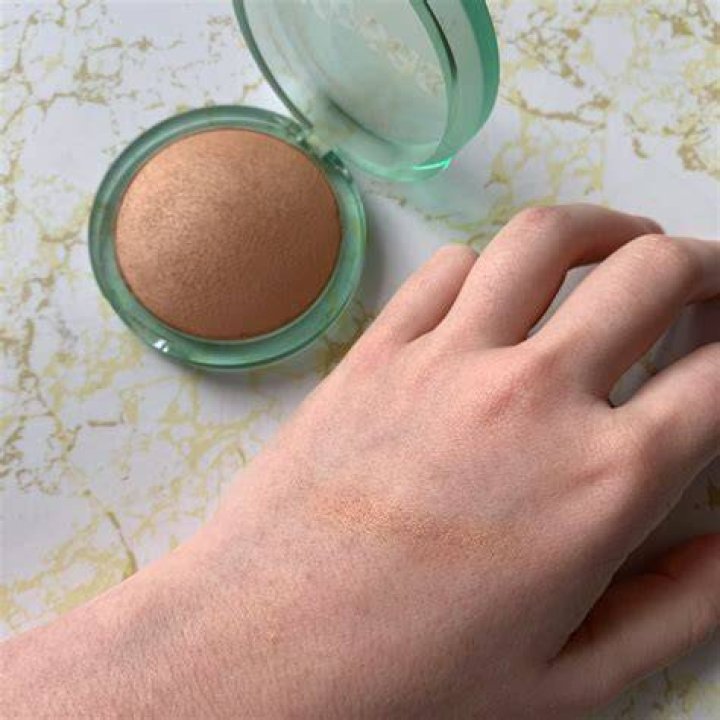 The Sun Show Bronzer Golden Hour Glow