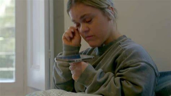The tearful mum revealed shots of her messy kitchen including an overflowing bin
