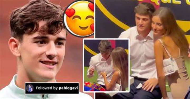 The woman gave Gavi a note after he signed a Barcelona flag for her
