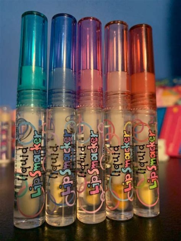 This 90s-inspired lip gloss gave the women bee-stung lips