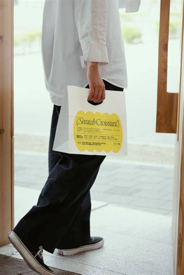 This paper-bag style offering from Yours Clothing is a good alternative for those who prefer an elasticated waist