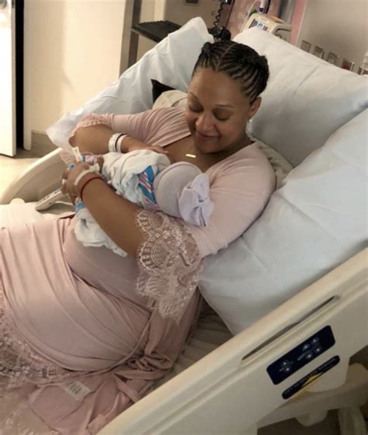 Tia Mowry Gives Birth