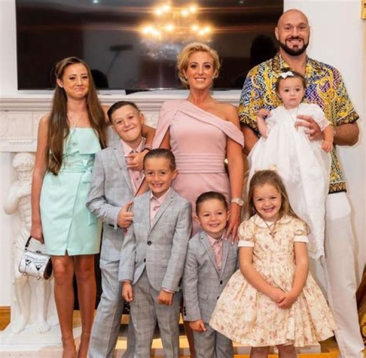 Tommy and Paris have six kids