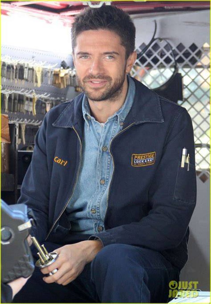 Topher Grace is set to star in ABC's new sitcom Home Economics