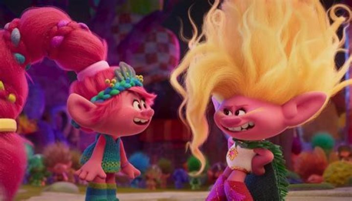 Trolls claimed her new teeth were way too big
