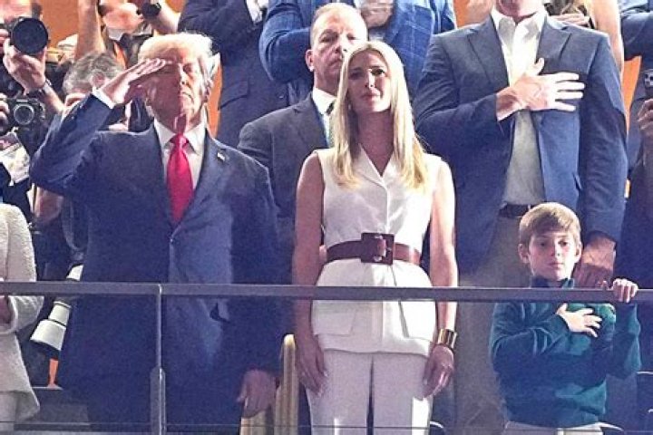 Trump with Ivanka and Donald Jr on The Apprentice 