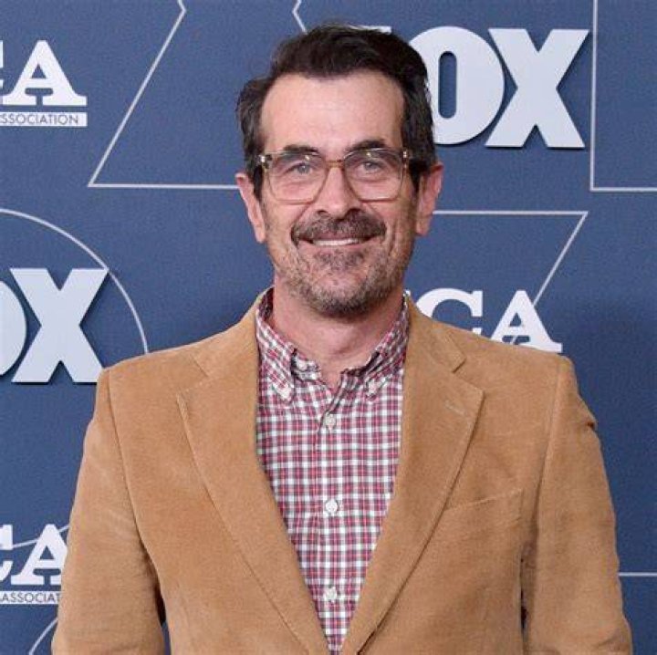 Ty Burrell Was Supposed to Officiate Sarah Hyland Wedding to Wells Adams Promo