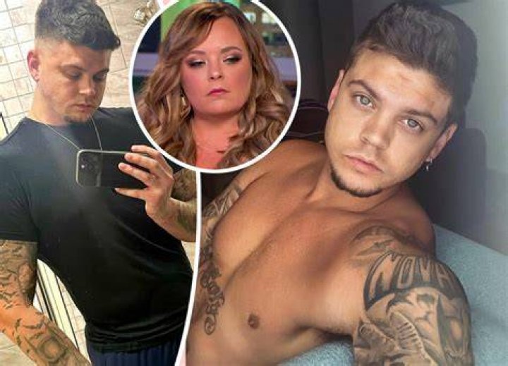 Tyler Baltierra impressed fans with a shirtless snap showing off his muscles