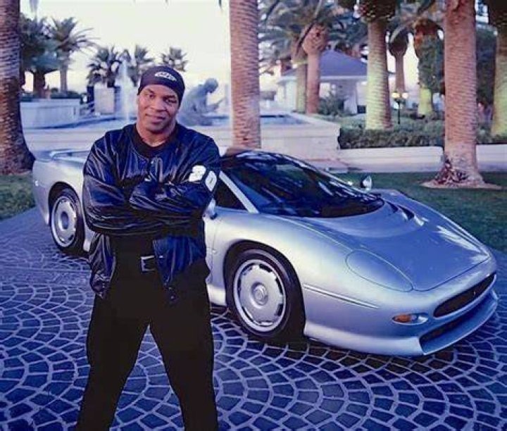  Tysons love for Jaguar extended to its XJ220 series