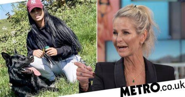 Ulrika creatively had her dog's paw print tattooed on her