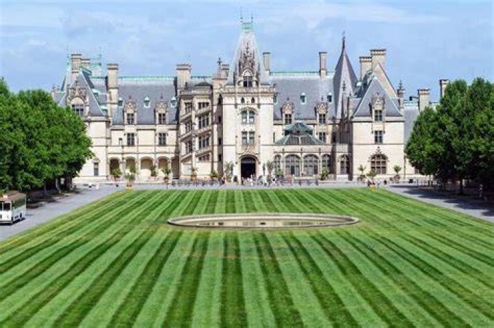 Vanderbilt reportedly left her estate to Cooper, although the sum is unknown