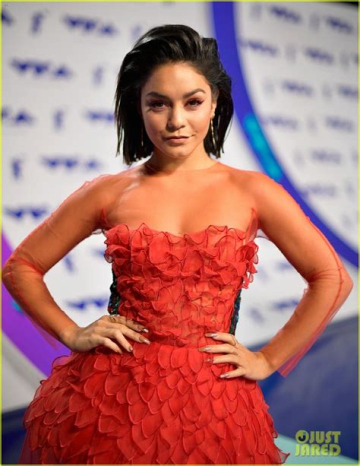 Vanessa Hudgens Looks Just Like Amy Winehouse