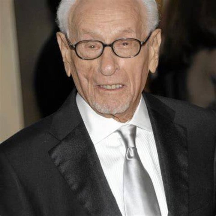 Veteran actor Eli Wallach passed away just eight years after The Holiday came out