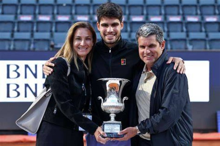 Virginia Garfia Escandon (right) and Carlos Alcaraz Gonzalez (hidden) at the 2023 Wimbledon Championships