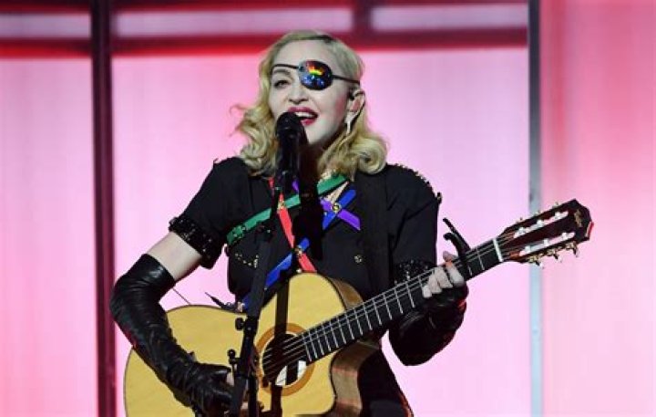 Watch Madonna Make Surprise Appearance VMAs 2021